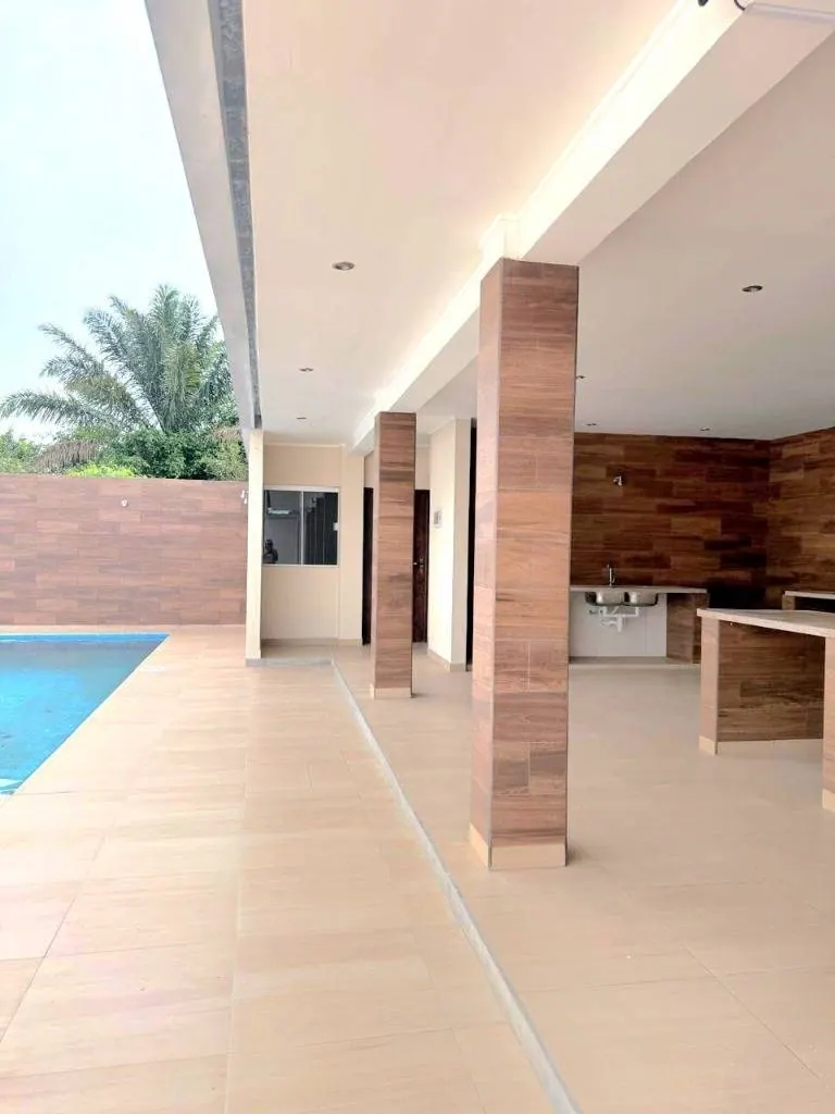 Casa de 4 dormitorios con piscina en venta en Olivos de Urubó: foto 6 de 22