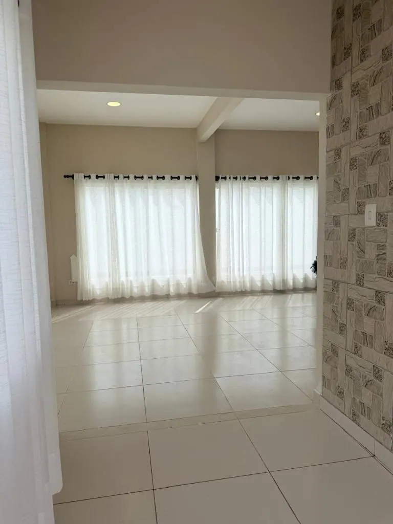 Casa de 4 dormitorios con piscina en venta en Olivos de Urubó: foto 13 de 22