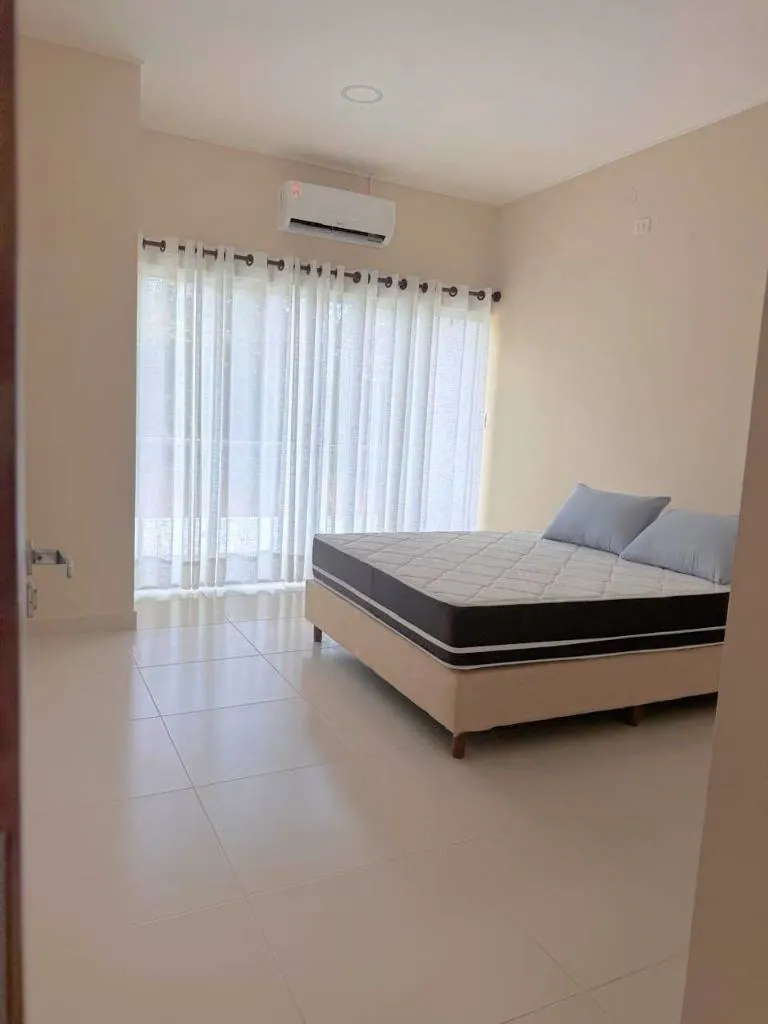 Casa de 4 dormitorios con piscina en venta en Olivos de Urubó: foto 14 de 22