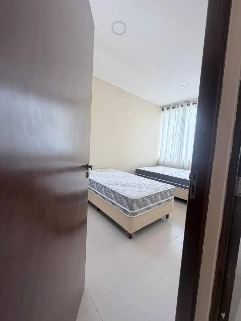 Casa de 4 dormitorios con piscina en venta en Olivos de Urubó: foto 16 de 22