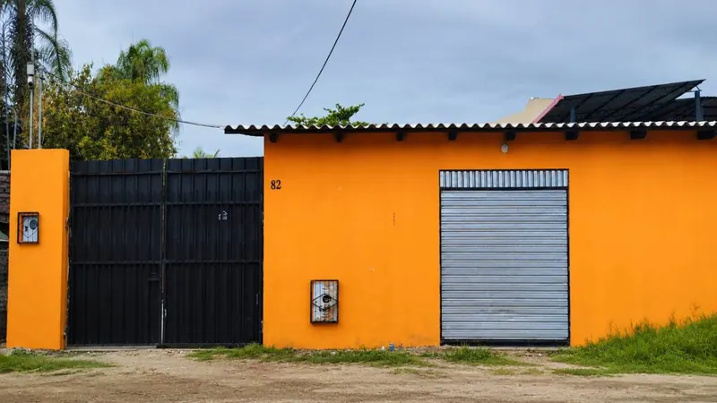 House with commercial space for sale in Villa 1° de Mayo, East Zone: foto 2 de 6