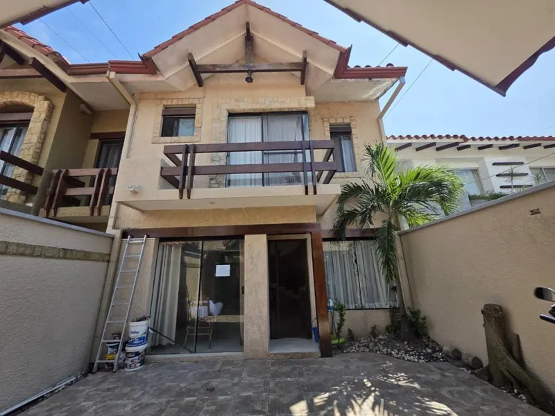 House for sale in the West Zone, 1 block from the 4th ring: foto 1 de 10