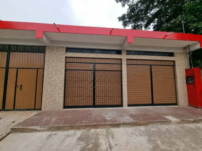 Casa de 3 dormitorios con tienda en venta en el Plan 3000: foto 3 de 8