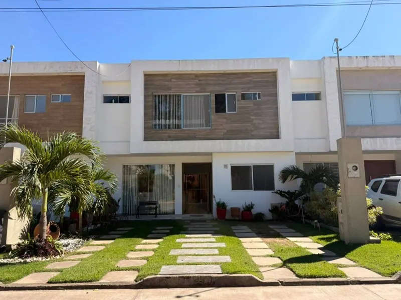 4-bedroom house for sale in the Las Palmeras II gated community: foto 1 de 13
