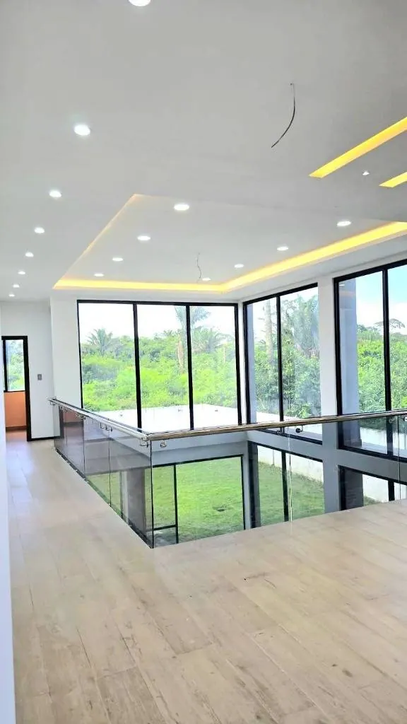 Casa de 3 dormitorios en venta en Olivos del Urubó, 665 m² de terreno: foto 9 de 27