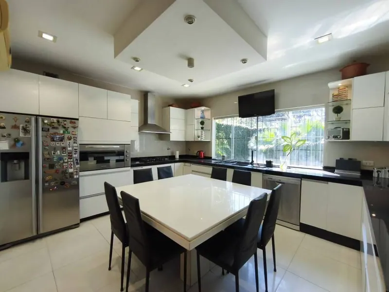 Casa de 5 suites en venta en el condominio Costa Brava, Av. Piraí: foto 5 de 24