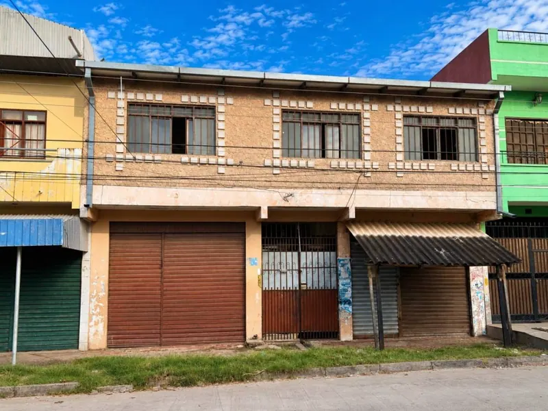 Casa de uso comercial en venta en el Plan 3000, 300 m²