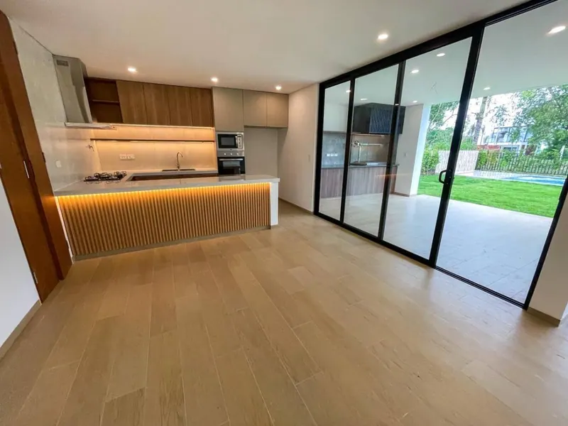 Brand-new 4-bedroom house for sale in Mar Adentro, Urubó: foto 3 de 29