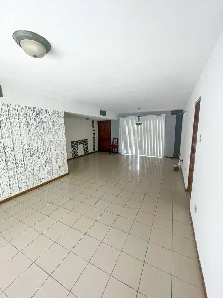 Casa de 3 dormitorios en alquiler en el condominio La Casona: foto 2 de 7