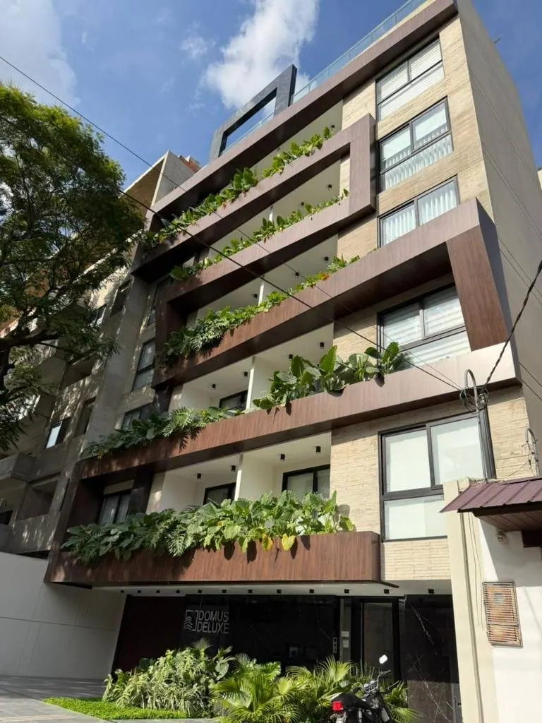 Monoambiente amoblado en venta en el edificio Domus Deluxe, Equipetrol: foto 1 de 11
