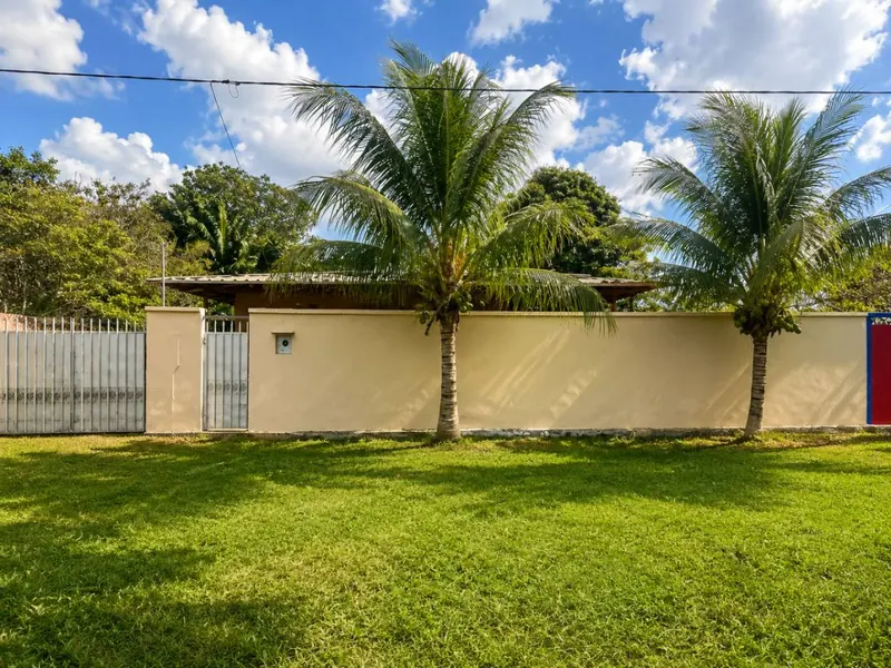 Casa quinta de 3 dormitorios en venta en Cotoca, 525 m²
