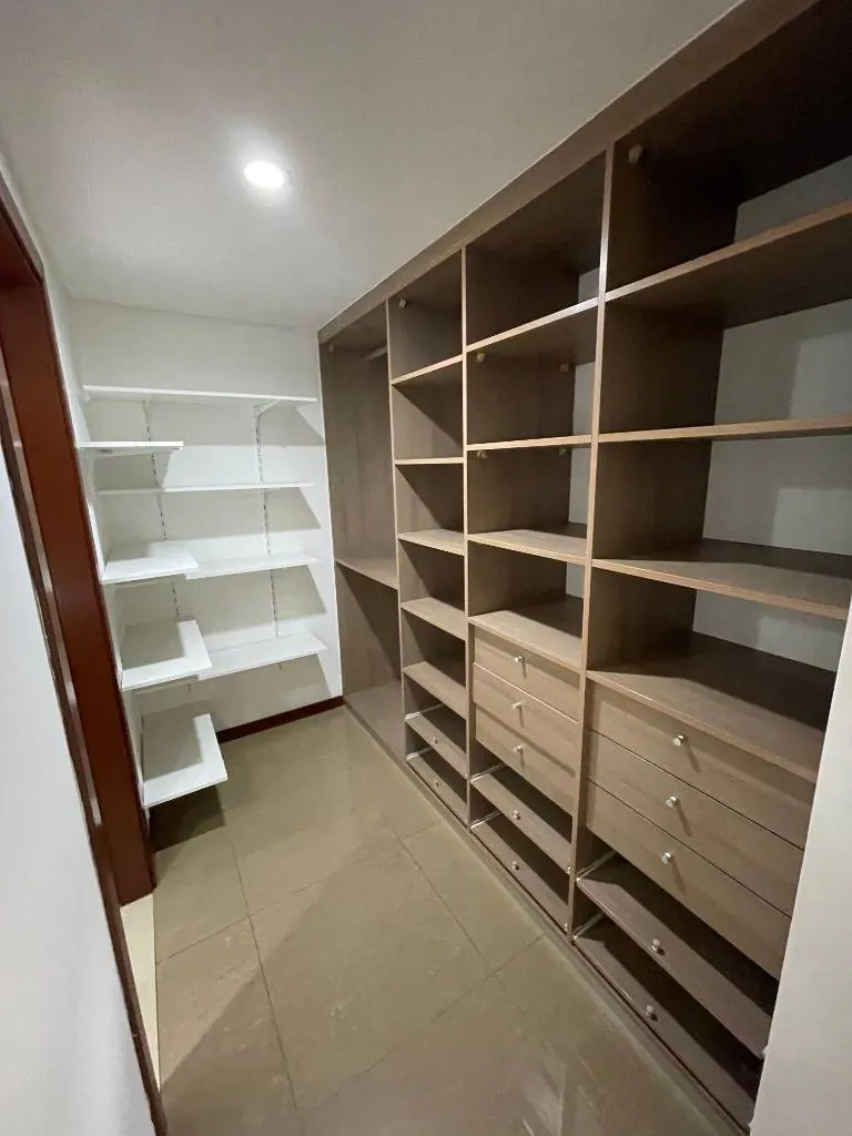 Departamento amoblado de 3 dormitorios en venta en el edificio Suant: foto 2 de 11