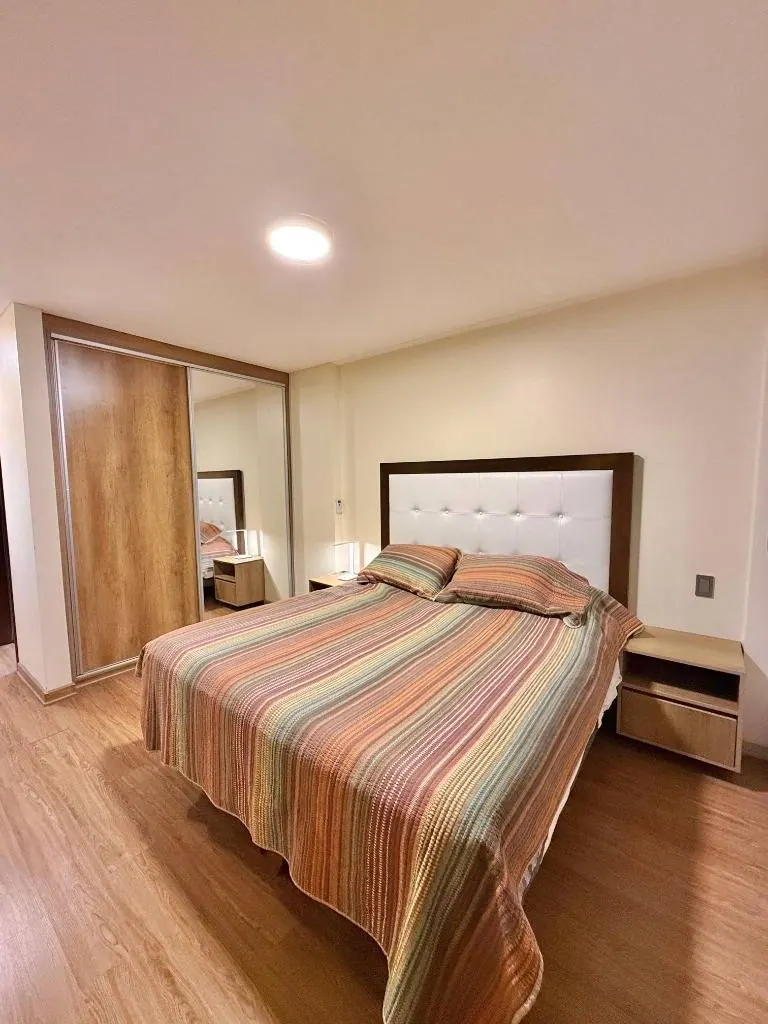 Departamento amoblado de 2 dormitorios en venta en Equipetrol: foto 2 de 18