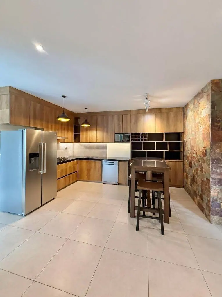 Departamento amoblado de 2 dormitorios en venta en Equipetrol: foto 17 de 18