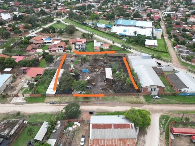 5,040 m² lot for sale on a collector avenue, East Zone