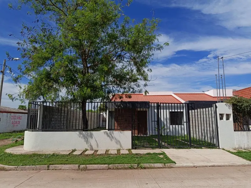 Casa de 3 dormitorios en venta en Cotoca, cerca del 1er Anillo