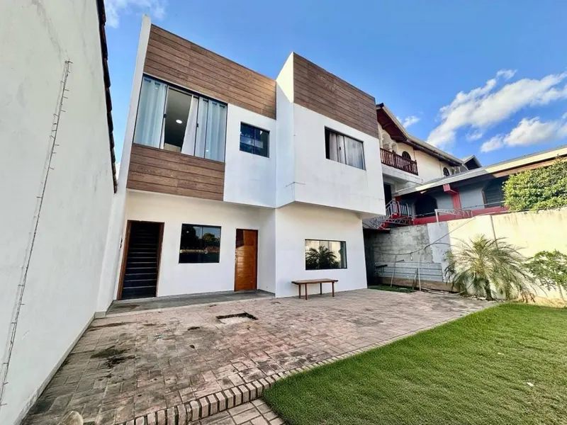 Casa con dos departamentos en venta en la Radial 25, Zona Norte: foto 1 de 7