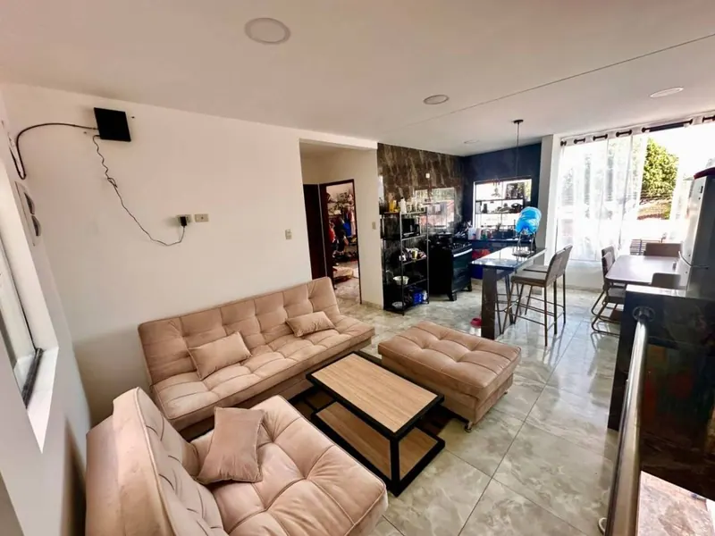 Casa con dos departamentos en venta en la Radial 25, Zona Norte: foto 3 de 7