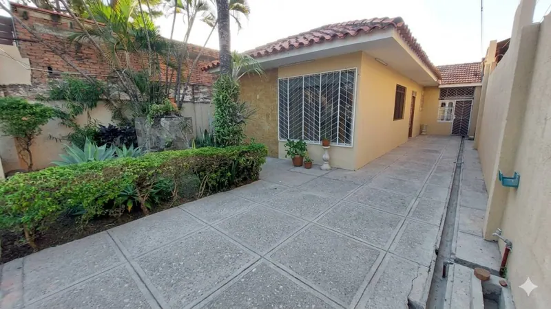 265 m² house for sale on Av. Charcas, commercial use: foto 3 de 20