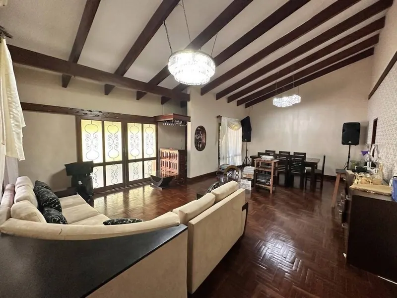 Casa de una planta con 4 dormitorios en venta en el barrio Polanco: foto 2 de 12