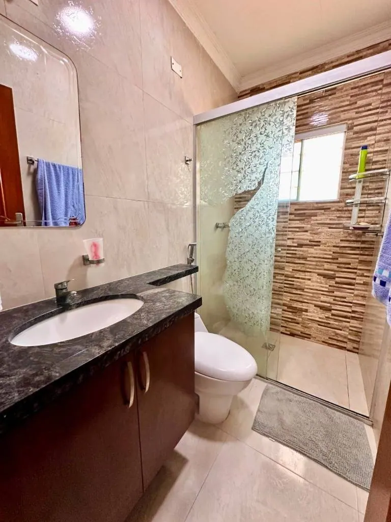4-bedroom house with pool for sale on Av. Beni: foto 6 de 15