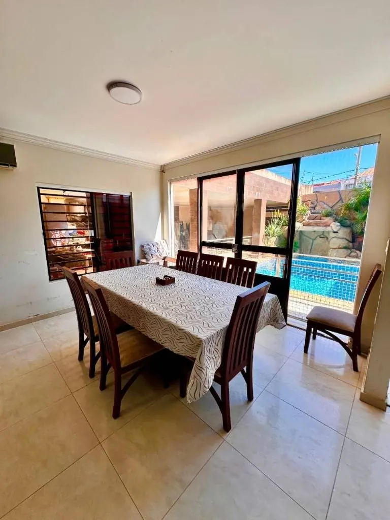 4-bedroom house with pool for sale on Av. Beni: foto 12 de 15