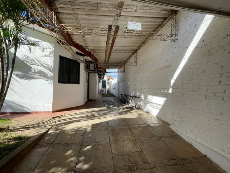Casa de 3 dormitorios en venta en el barrio Urbari, 450 m²: foto 3 de 18