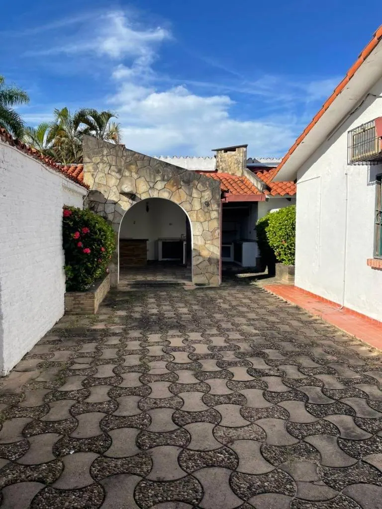 Casa de 3 dormitorios en venta en el barrio Urbari, 450 m²: foto 4 de 18