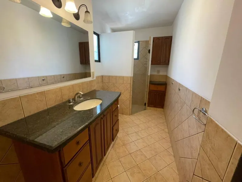 Casa de 3 dormitorios en venta en el barrio Urbari, 450 m²: foto 14 de 18