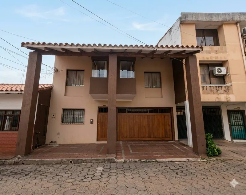 House with independent apartment for sale downtown, 1st ring: foto 2 de 18