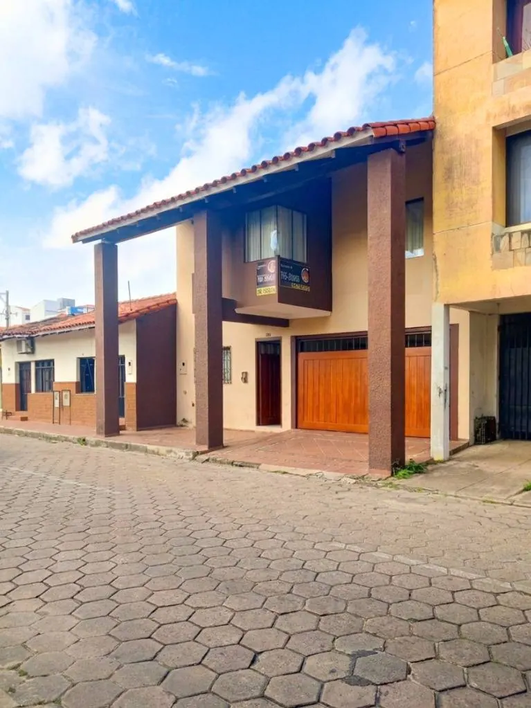 House with independent apartment for sale downtown, 1st ring: foto 3 de 18