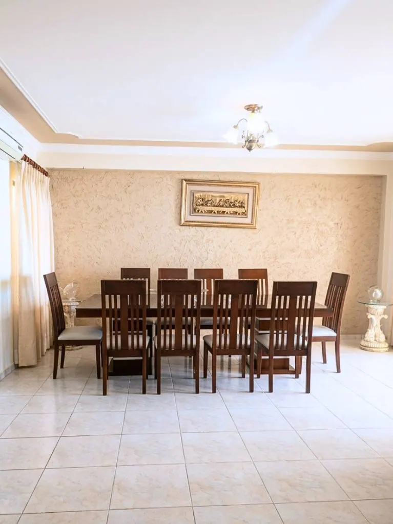 House with independent apartment for sale downtown, 1st ring: foto 6 de 18