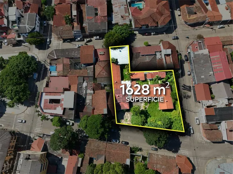 624 m² house for sale in the South Zone, 1,628 m² lot