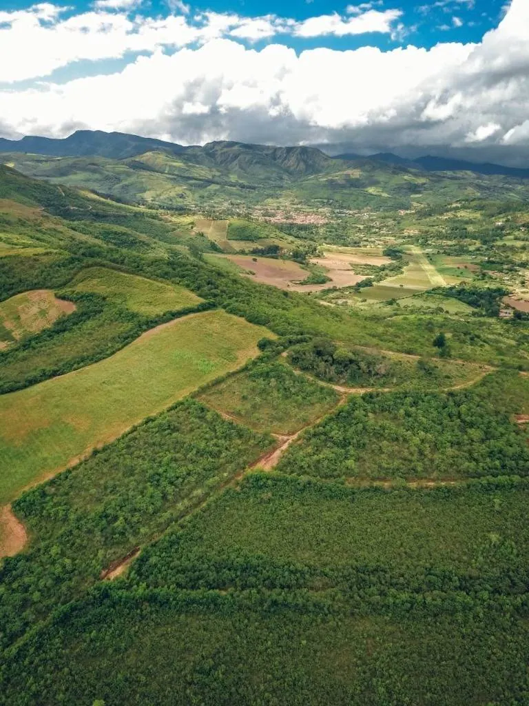 Terreno de 2.133,62 m² en venta en Paraíso del Mirador, Samaipata: foto 3 de 6