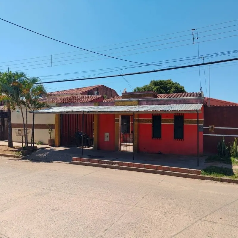 One-story house for sale in Los Sauces neighborhood, North Zone: foto 2 de 9