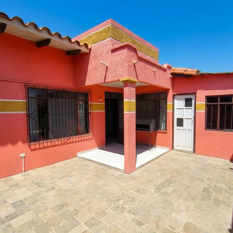 One-story house for sale in Los Sauces neighborhood, North Zone: foto 3 de 9