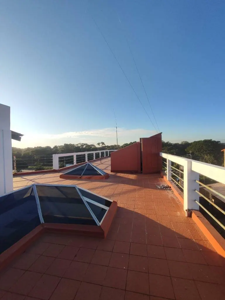 Edificio comercial de 1.500 m² en alquiler sobre la av. Santos Dumont: foto 3 de 11