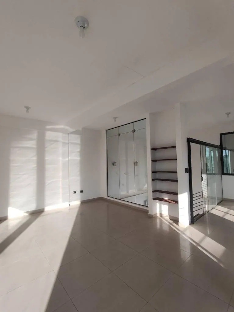 Edificio comercial de 1.500 m² en alquiler sobre la av. Santos Dumont: foto 8 de 11