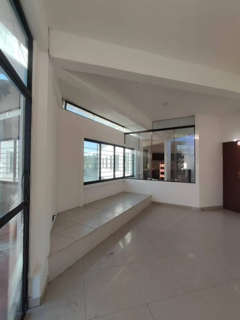 Edificio comercial de 1.500 m² en alquiler sobre la av. Santos Dumont: foto 11 de 11