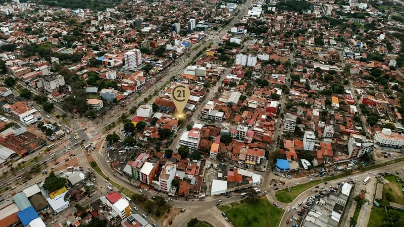 Terreno de 600 m² en venta en la Zona Este, Av. Brasil y 2.º Anillo: foto 2 de 10