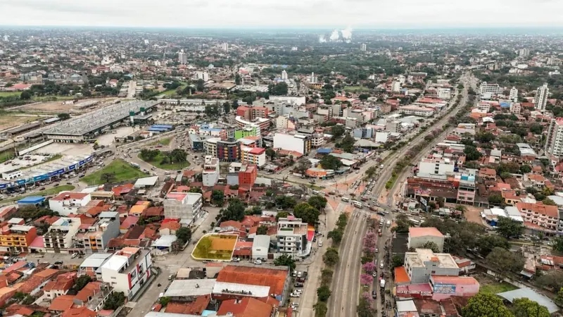 Terreno de 600 m² en venta en la Zona Este, Av. Brasil y 2.º Anillo: foto 4 de 10