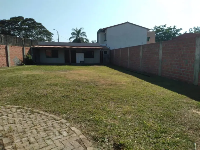 Terreno de 421,43 m² en venta en la Zona Norte, av. G77: foto 1 de 4