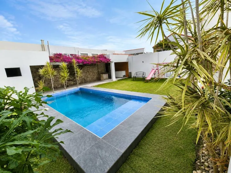 Casa de 3 dormitorios con piscina en venta en la Zona Norte: foto 2 de 11