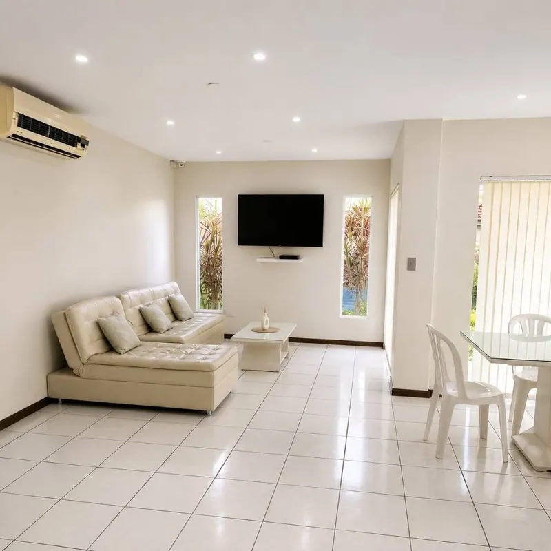 Casa de 3 dormitorios con piscina en venta en la Zona Norte: foto 6 de 11