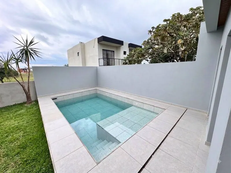 4-bedroom house with pool for sale in Lomas del Urubó: foto 2 de 16
