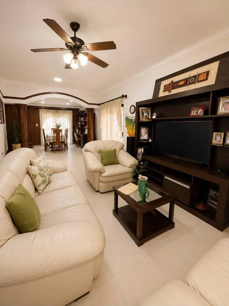 Casa de 3 dormitorios en venta en la Zona Sur, Av. Santos Dumont: foto 3 de 6