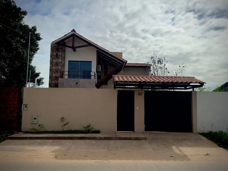 Casa en venta en la Zona Norte, ingresando por Mainter: foto 1 de 12