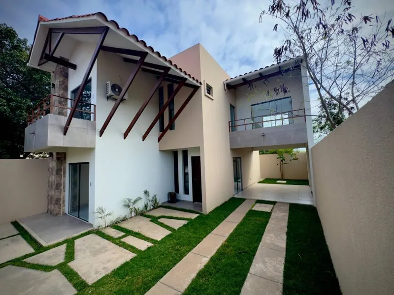 Casa en venta en la Zona Norte, ingresando por Mainter: foto 2 de 12