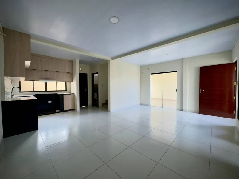 Casa en venta en la Zona Norte, ingresando por Mainter: foto 3 de 12