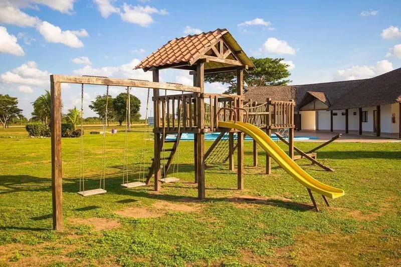 Terreno de 300 m² en venta en el Complejo Acuático Zuriel, Cotoca: foto 7 de 15